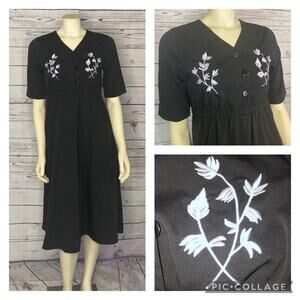 Vannesy black dress with white Embroidery size small